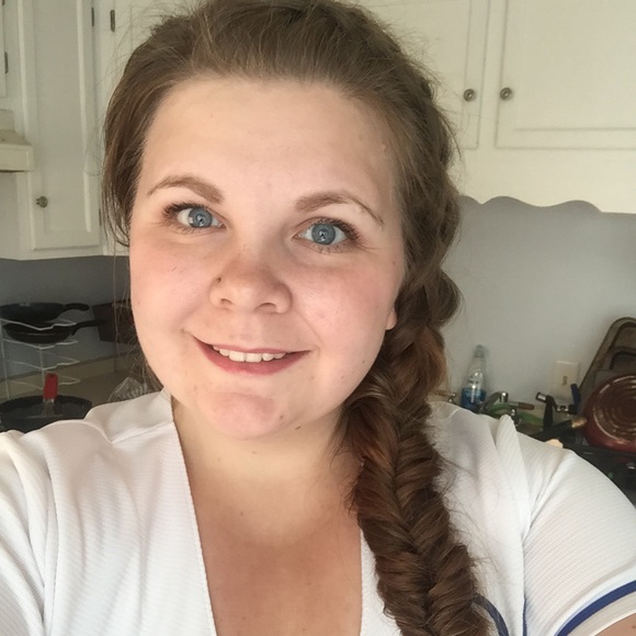 Meet your Posher, Nichole - Picture 1 of 1